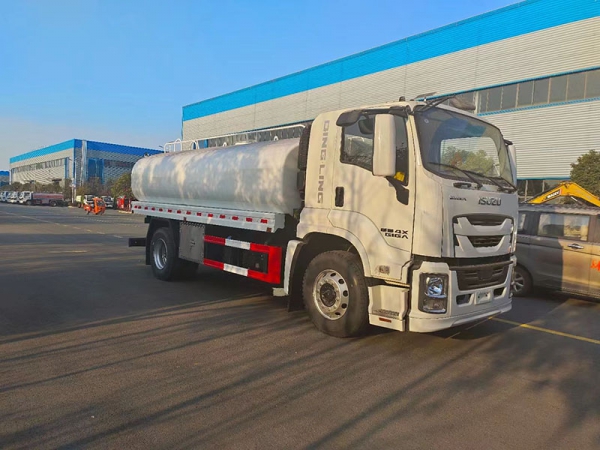 12-тонный грузовик для перевозки питьевой воды Isuzu