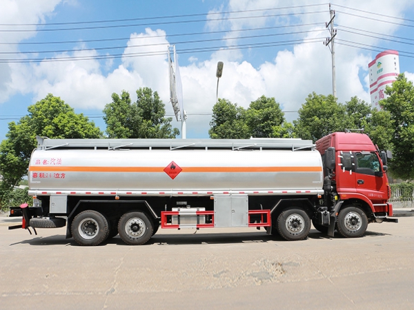 Foton передние четыре задние восемь 20-тонный бензовоз