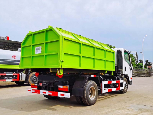 DAYUN hook arm garbage truck