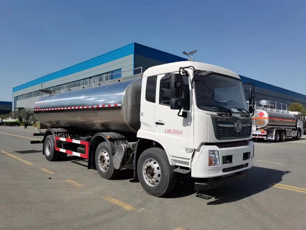 Трехосный молочный танкер Dongfeng Tianjin площадью 19,5 кв. м.