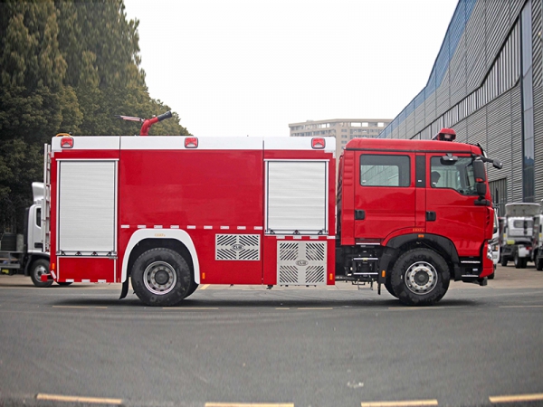 Fire truck, 8-ton foam tank