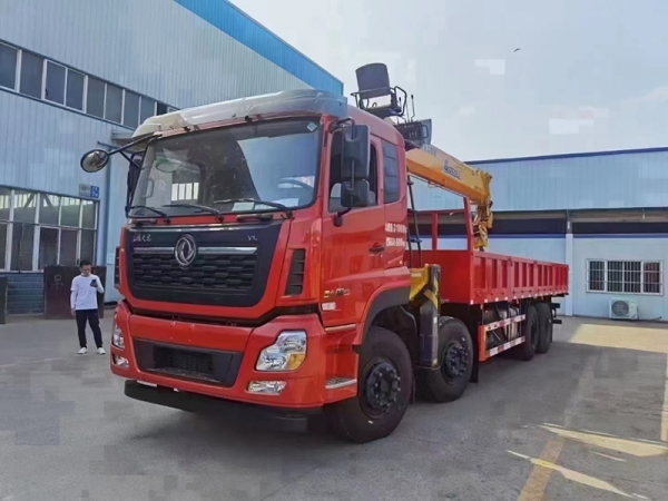 Dongfeng tianlong передние четыре задние восемь грузовик с краном транспортер