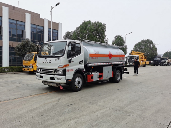 JAC Junling 8-ton Tanker Truck