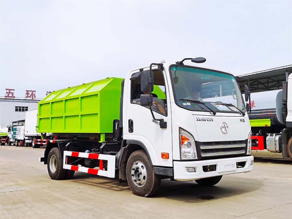 DAYUN hook arm garbage truck