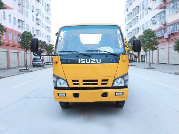 4-тонный бортовой эвакуатор Isuzu 600P