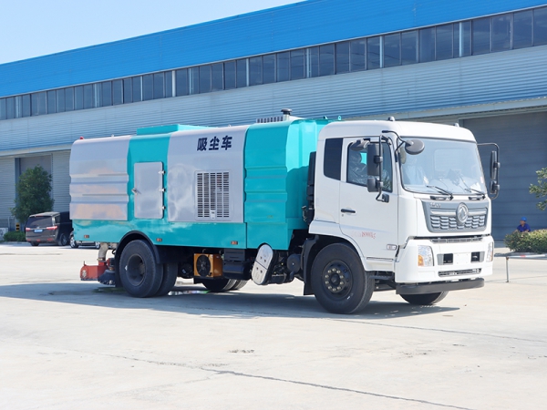 18-тонный пылесос с задней навеской Dongfeng Tianjin