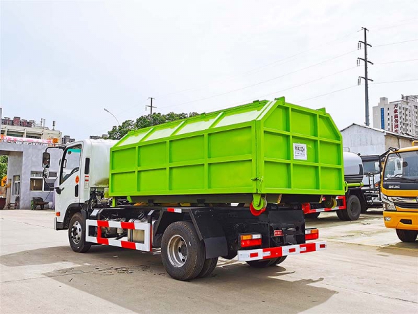 DAYUN hook arm garbage truck